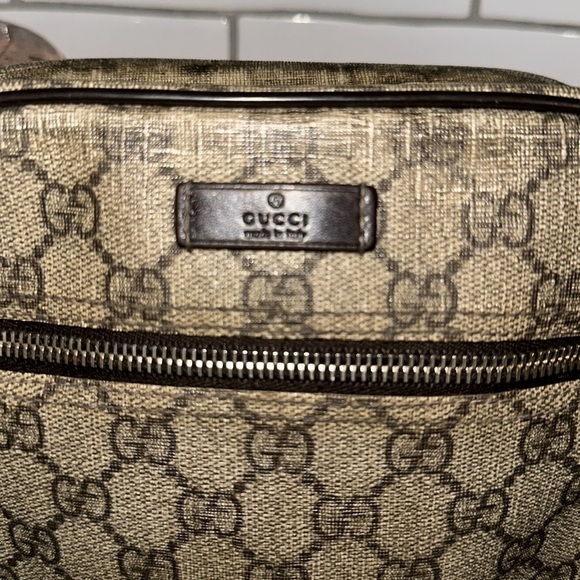 Gucci GG Messenger bag in monogram coated canvas   Vintage. - Picture 9 of 16